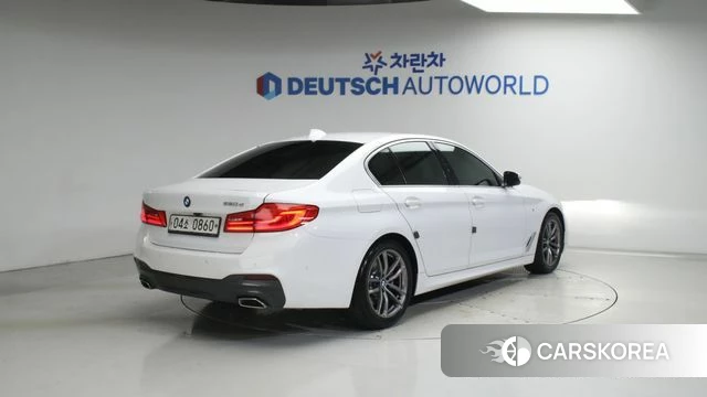BMW 5 Series (G30) id 4689114 из Кореи 12