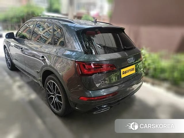 Audi Q5L 2024 Темно-серый из Китая, фото 2
