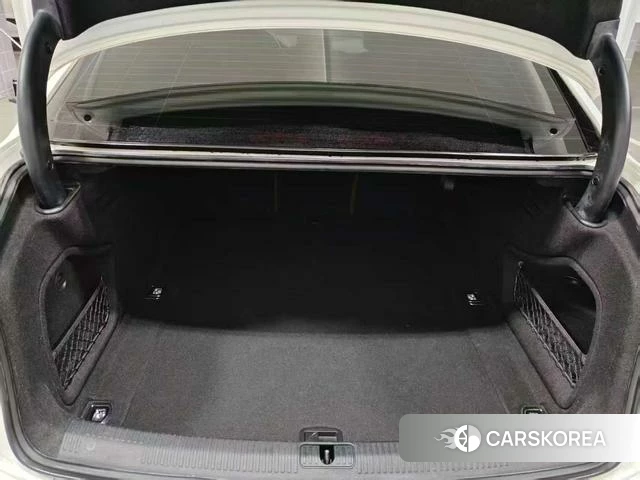 Audi A4L id 4367403 из Китая 9