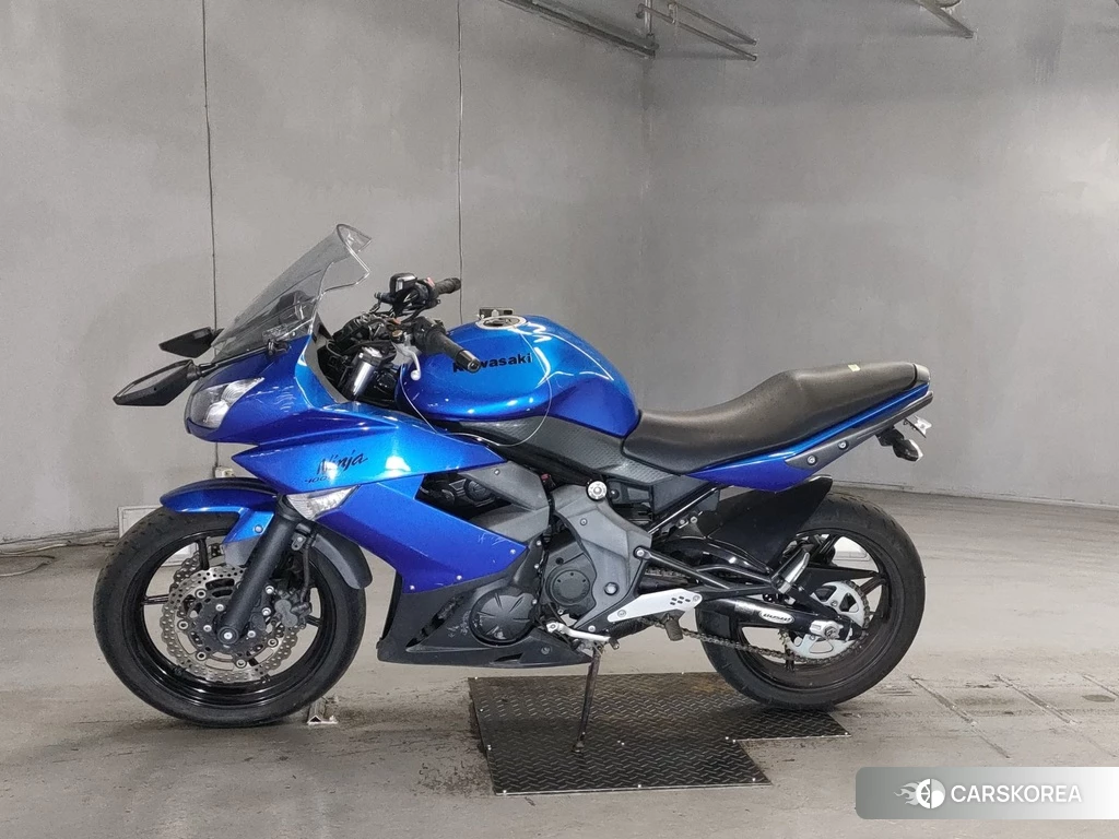 Проданный Kawasaki NINJA 400R 2013 из Японии