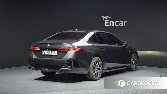 BMW 5 Series (G60) id 3739568 из Кореи 12