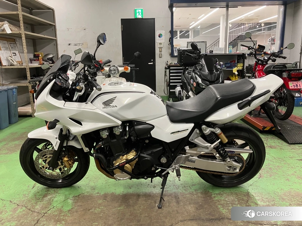 Проданный Honda CB1300SF BOLDOR ABS 2011 из Японии, фото 2
