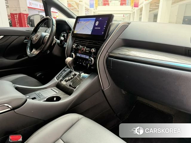 Lexus LM id 4341788 из Китая 12