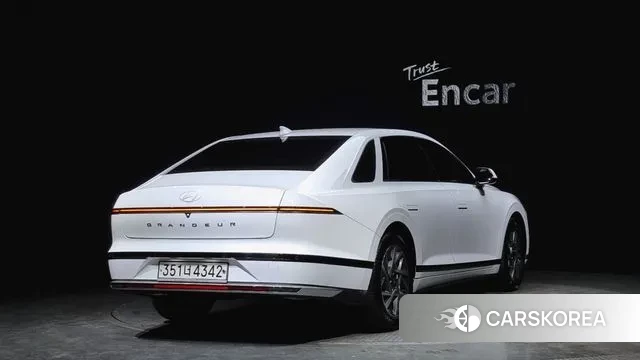 Hyundai Grandeur (GN7) id 2211121 из Кореи 12