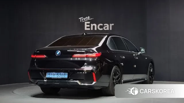 BMW i7 (G70) id 3310505 из Кореи 12