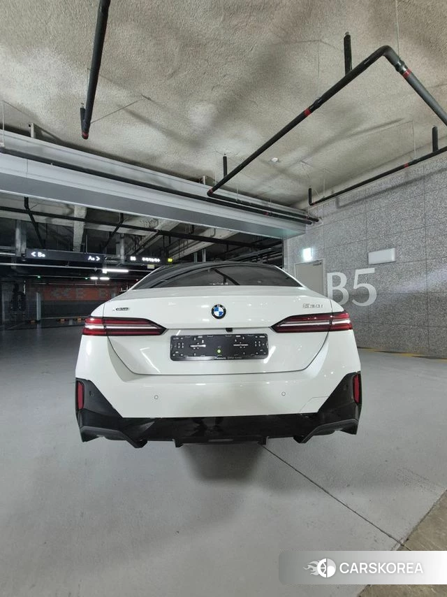 BMW 5 Series (G60) 2026 Белый из Кореи, фото 2