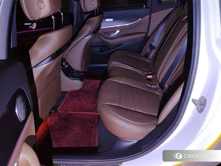 Mercedes-Benz E-Class id 4547456 из Китая 8