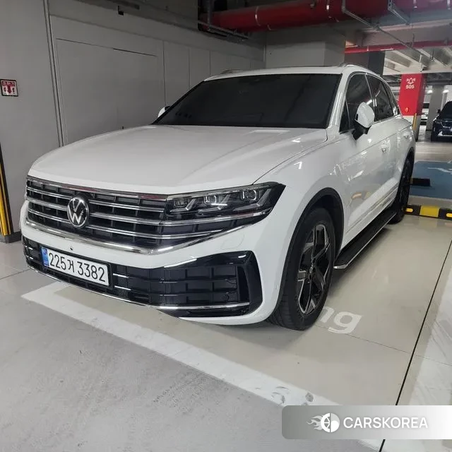 Volkswagen Touareg 3rd generation 2024 Белый из Кореи, фото 2