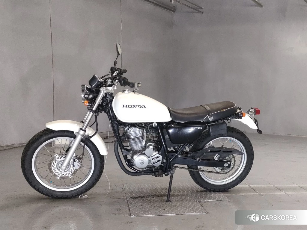 Проданный Honda CB223S 2010 из Японии, фото 2
