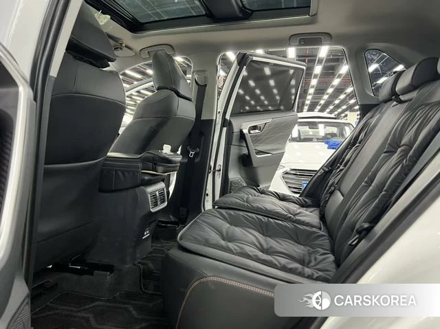 Toyota RAV4 Rongfang 2025 Белый из Китая, фото 4