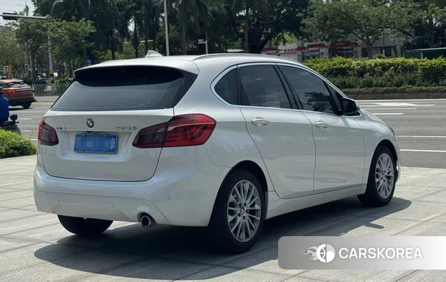 BMW 2 series station wagon 2019 Белый из Китая, фото 2