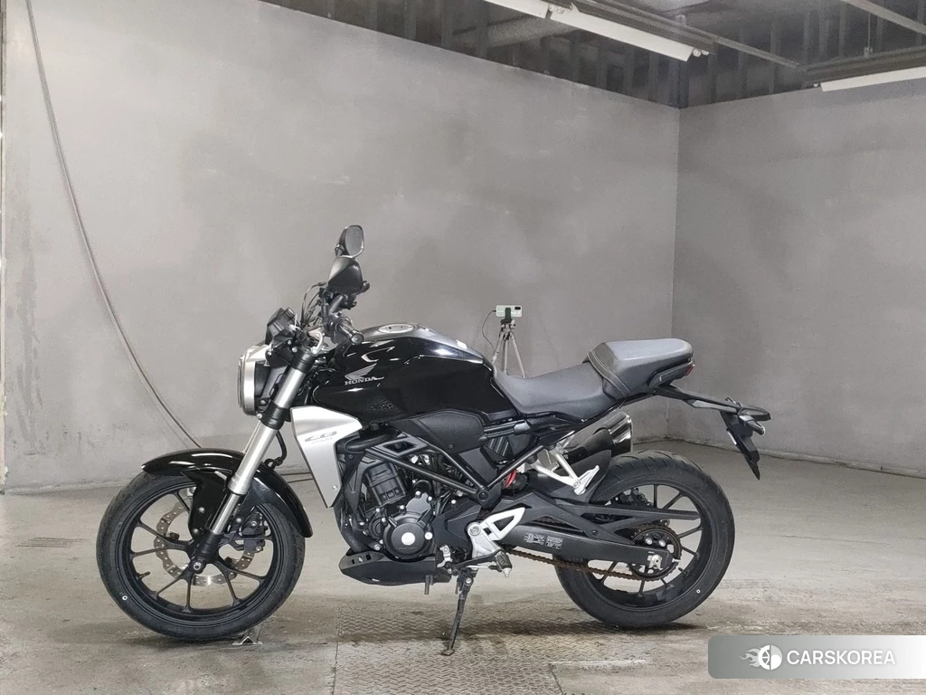 Проданный Honda CB250R 2018 из Японии