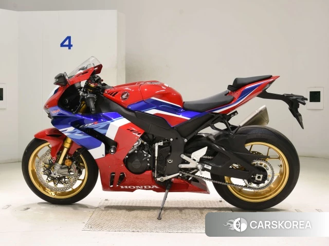 Honda CBR1000RR-R FIREBLADE 2024 из Японии