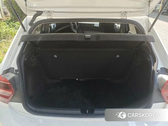 Volkswagen Polo 2022 Белый из Китая, фото 2