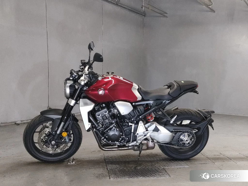 Проданный Honda CB1000R 2018 из Японии