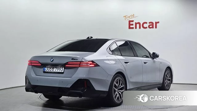 BMW 5 Series (G60) id 3952536 из Кореи 12