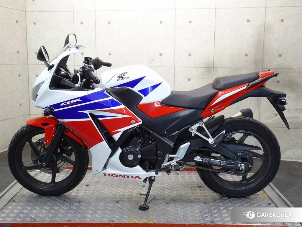 Проданный Honda CBR250R 2015 из Японии, фото 2