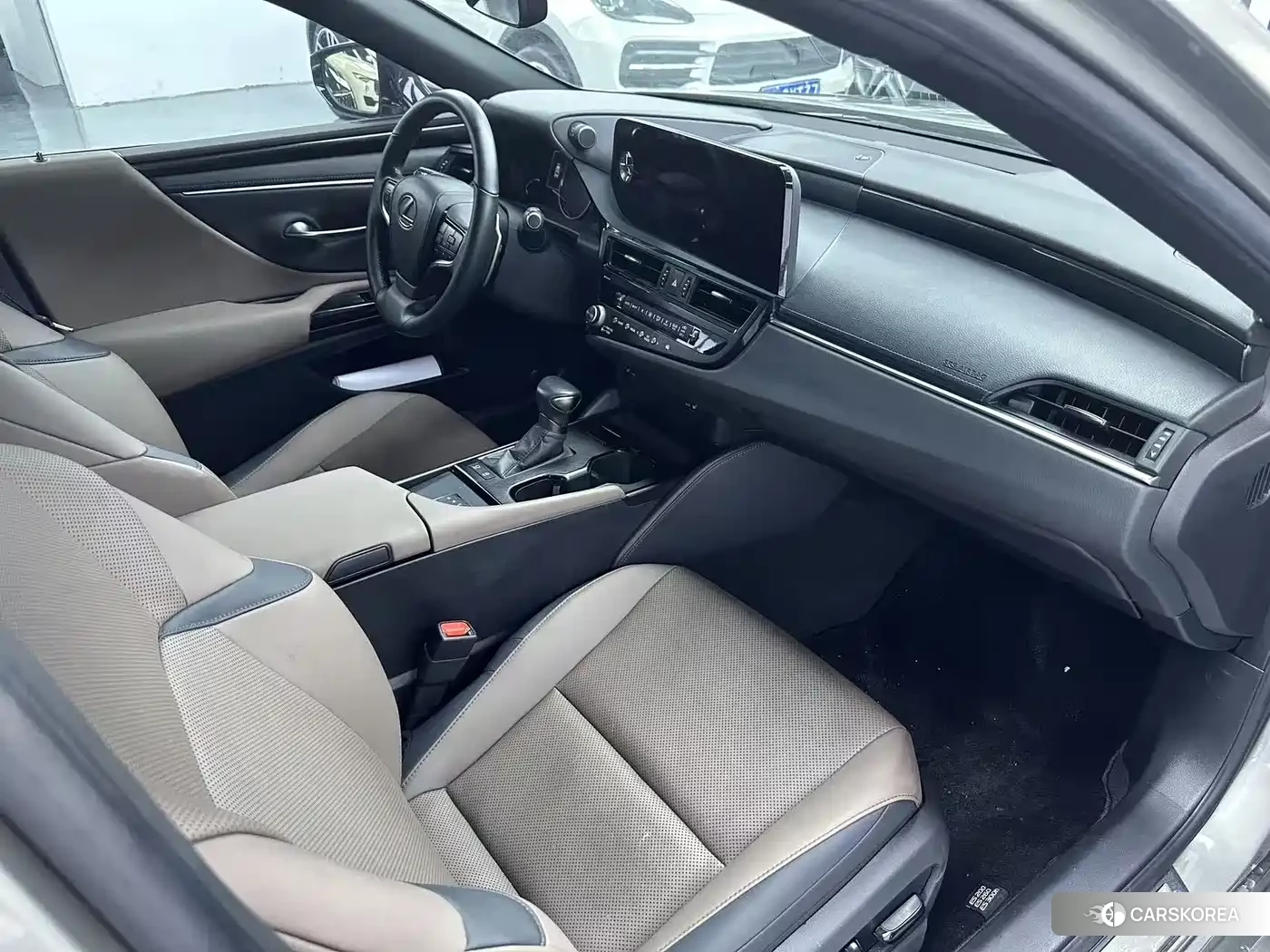 Lexus ES 2024 Silver/gray из Китая, фото 3