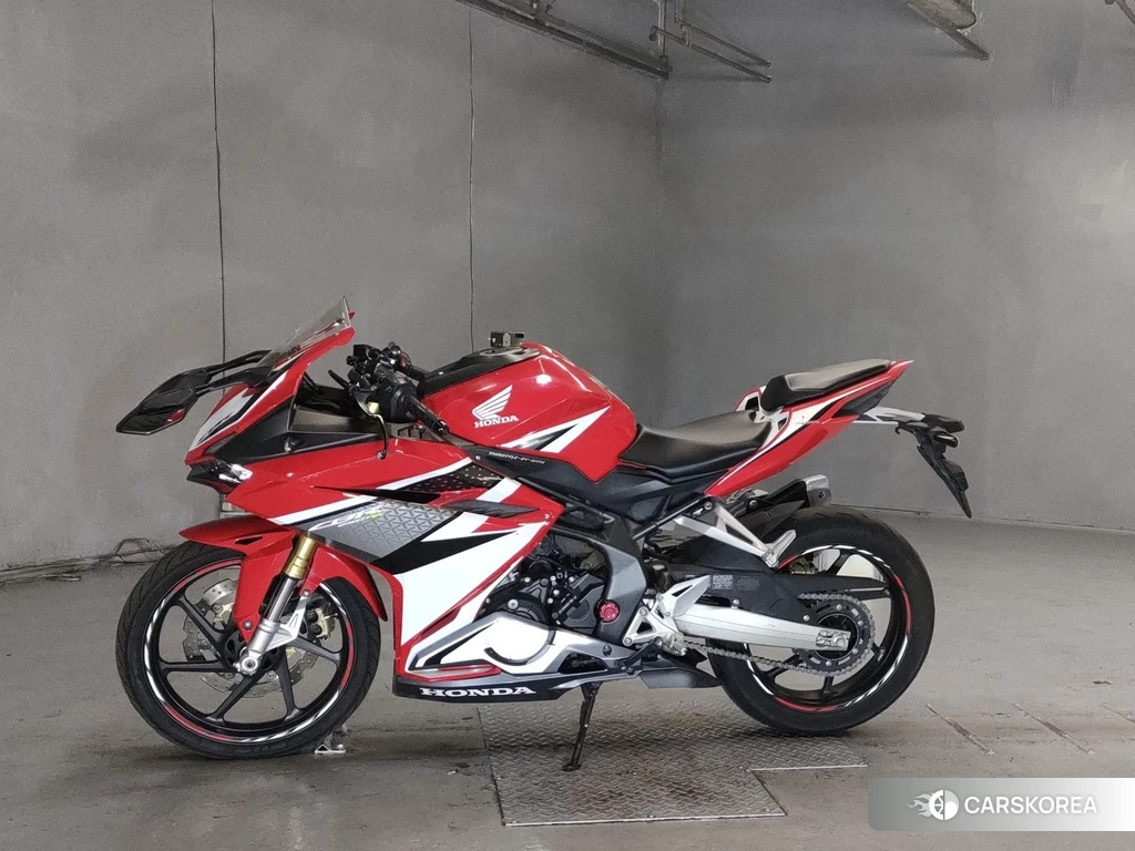 Проданный Honda CBR250RR 2017 из Японии