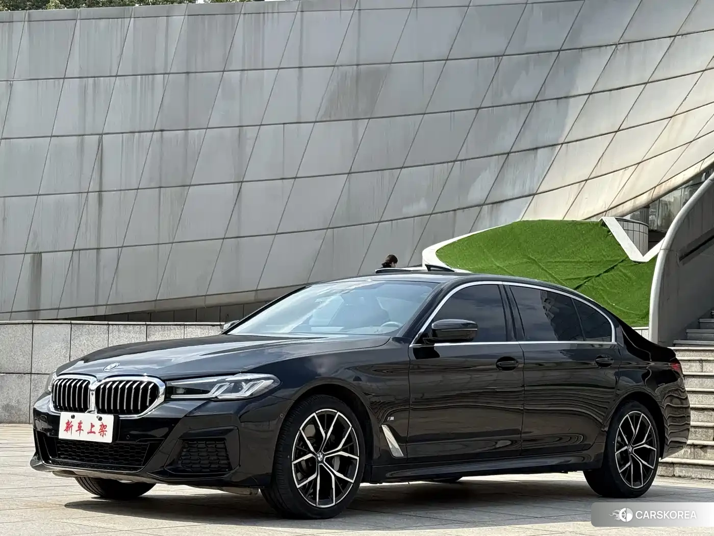 BMW 5 series 2021 Черный из Китая, фото 2