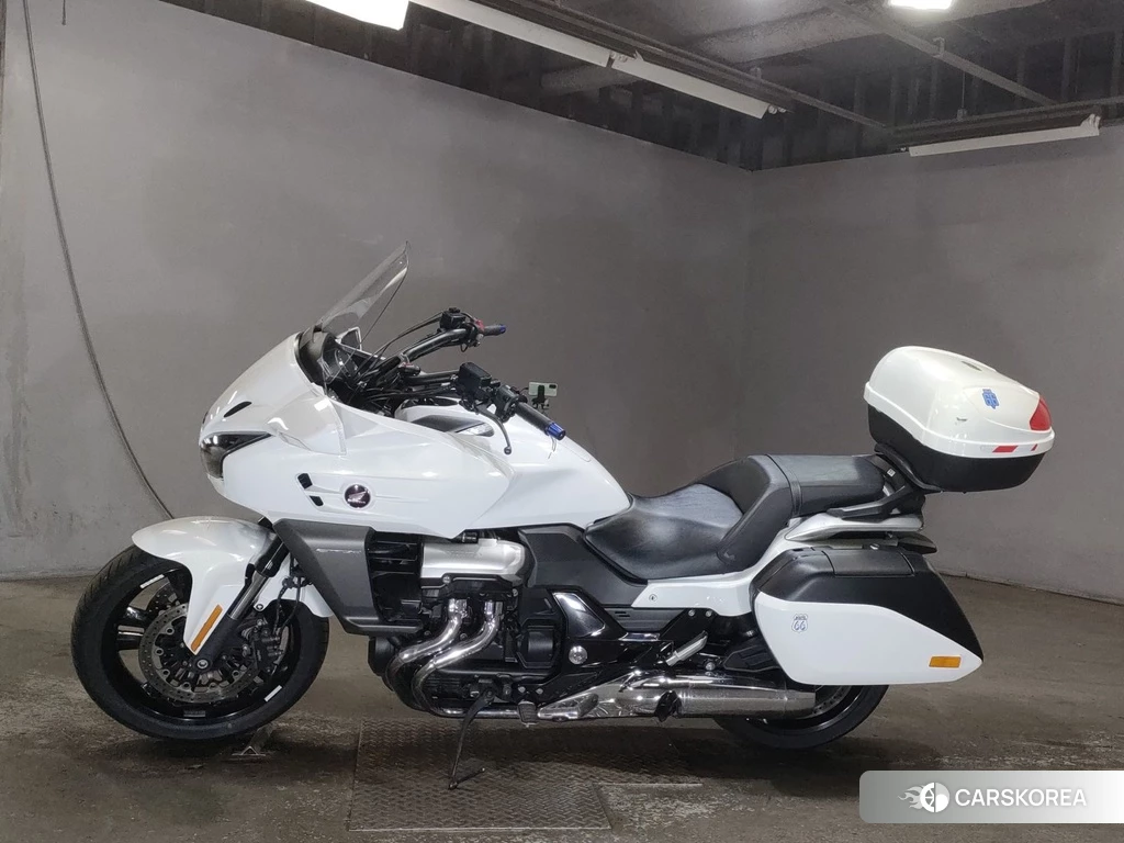 Проданный Honda CTX1300 2014 из Японии