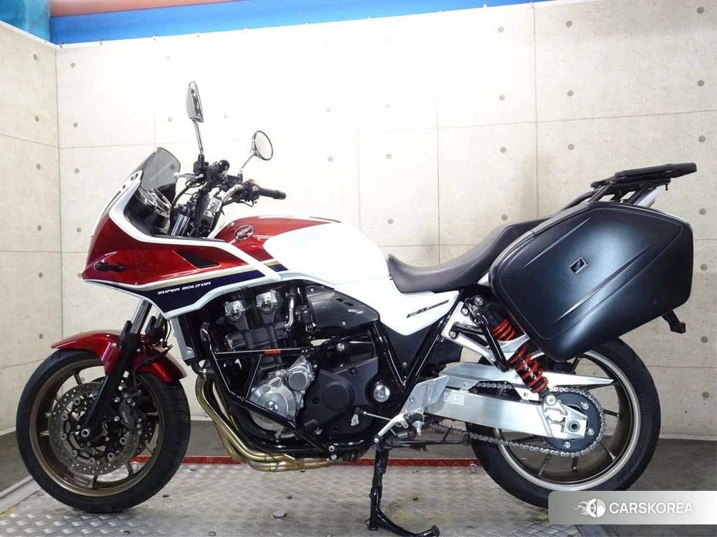 Проданный Honda CB1300SF BOLDOR ABS 2019 из Японии