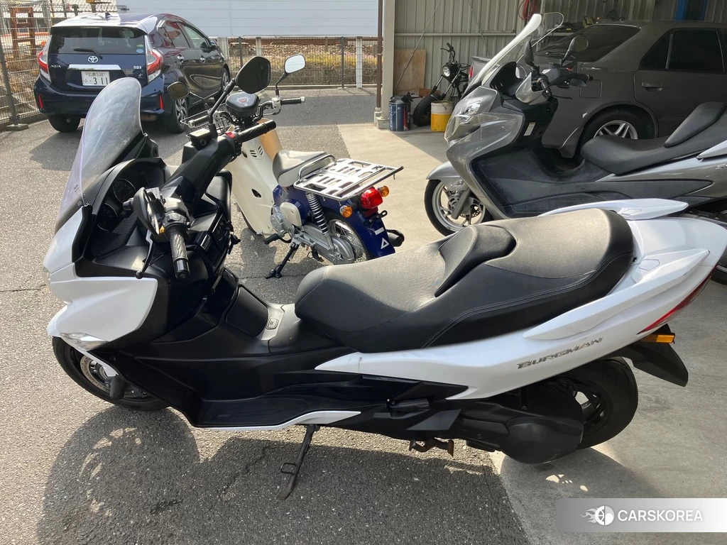 Проданный Suzuki BURGMAN 400 2017 из Японии, фото 2