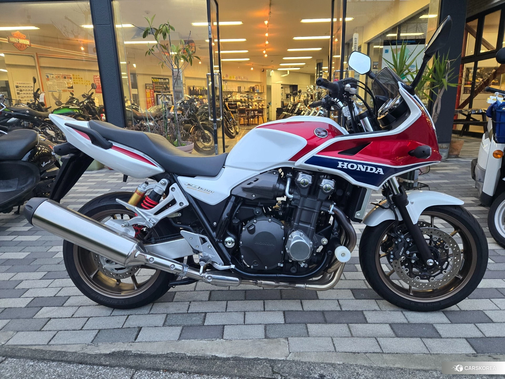 Проданный Honda CB1300SF BOLDOR ABS id 3950392 из Японии, фото 3