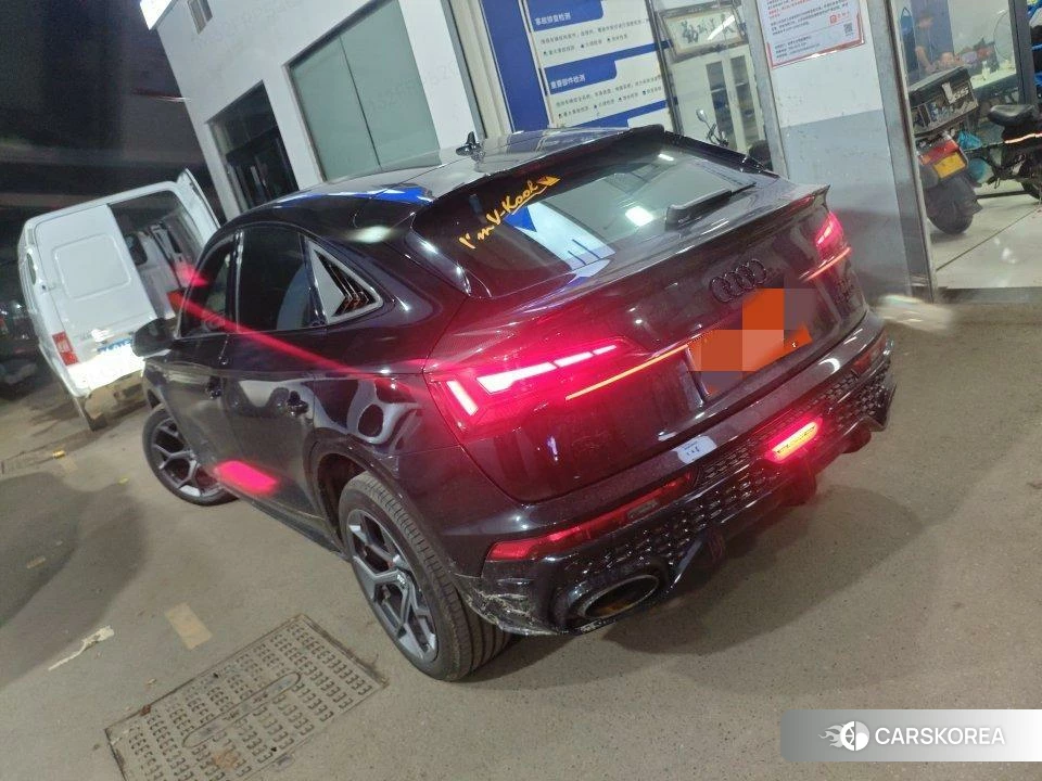 Audi Q5L Sportback 2020 Черный из Китая, фото 2