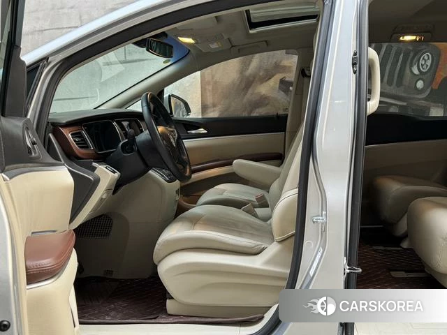 Buick GL8 2019 Серебристо-серый из Китая, фото 6