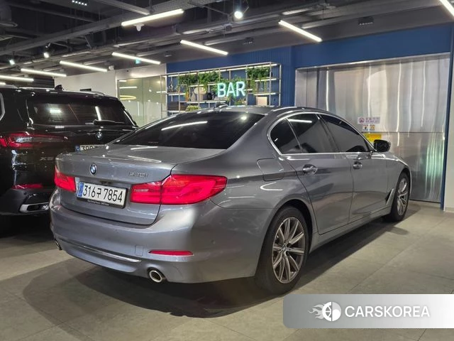 BMW 5 Series (G30) 2019 Цвет галактики из Кореи, фото 6