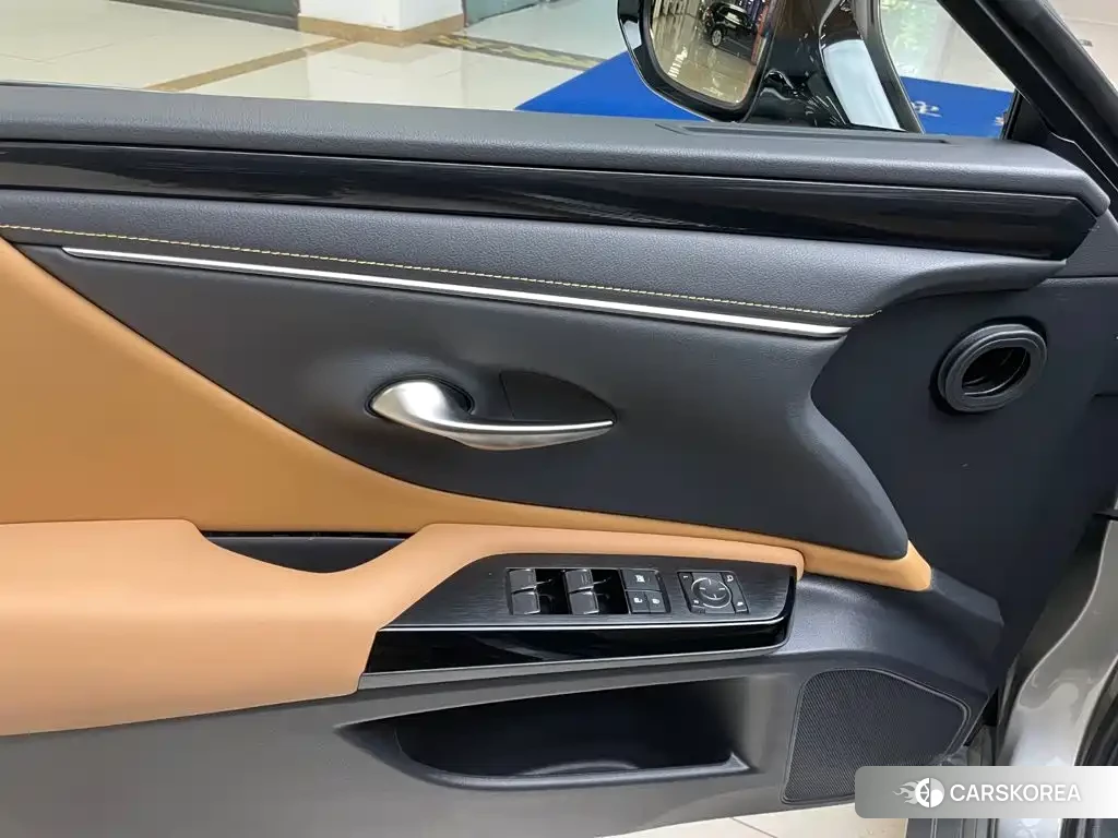Lexus ES id 4629602 из Китая 12