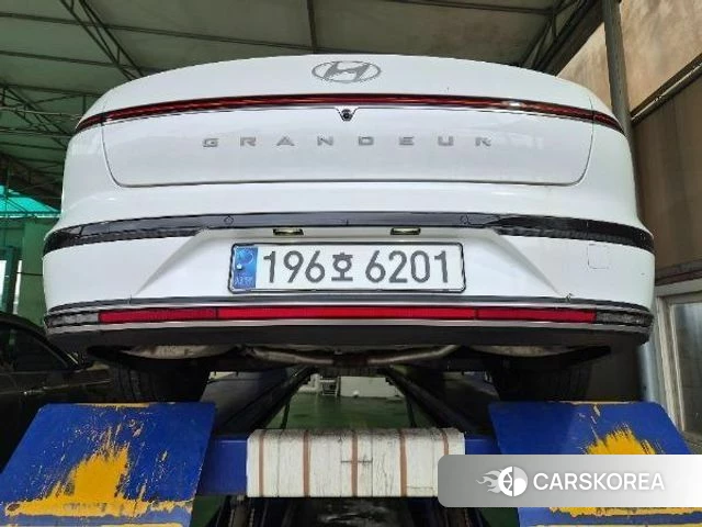 Hyundai Grandeur Hybrid (GN7) 2023 Белый из Кореи, фото 2