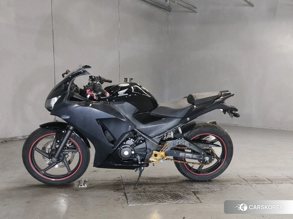 Проданный Honda CBR250R 2015 из Японии