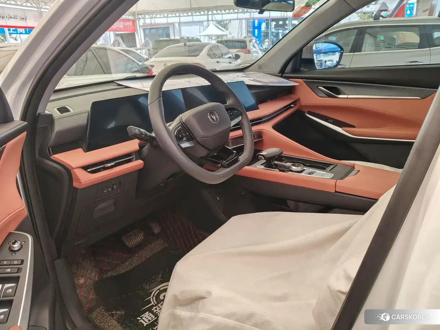 Chang'an CS75PLUS 2024 Белый из Китая, фото 2