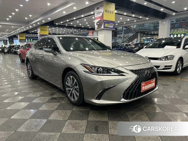 Lexus ES 2023 Шампань из Китая, фото 5