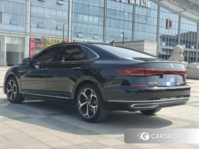 Volkswagen Passat 2022 Черный из Китая, фото 4