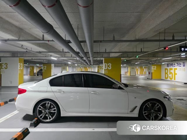 BMW 5 Series (G30) 2019 Белый из Кореи, фото 3