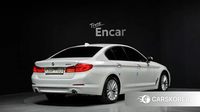 BMW 5 Series (G30) id 3814464 из Кореи 12