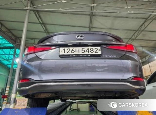 Lexus ES300h 7th generation 2024 Серый из Кореи, фото 2