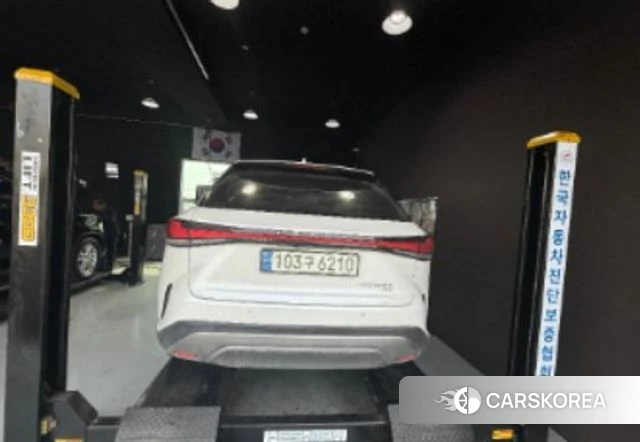 Lexus RX350h 5th generation 2023 Белый из Кореи, фото 2