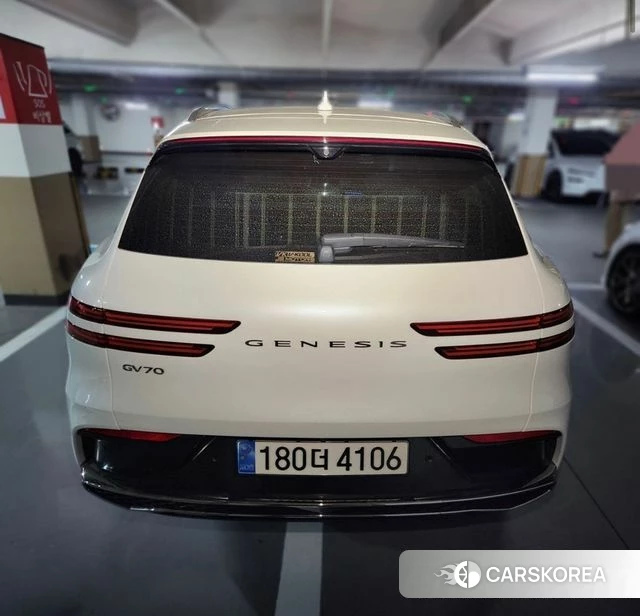 Genesis GV70 2024 Белый из Кореи, фото 2
