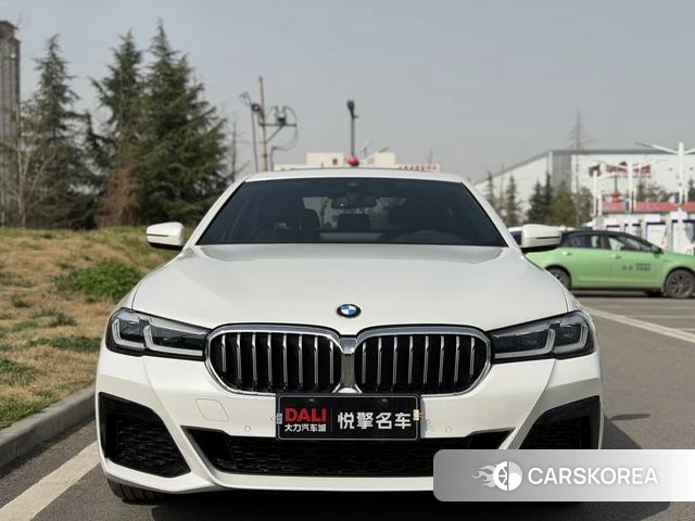 BMW 5 series 2022 Белый из Китая, фото 2