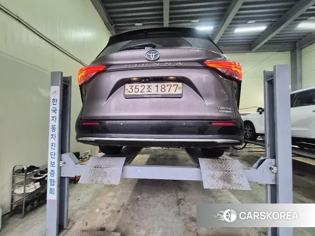 Toyota Sienna 4th Generation 2021 Серый из Кореи, фото 2