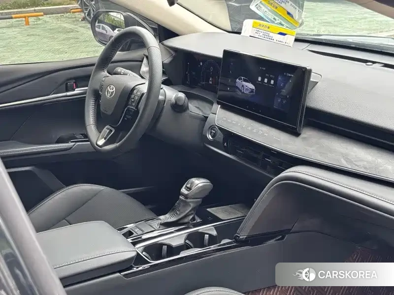 Toyota Camry 2024 Черный из Китая, фото 2