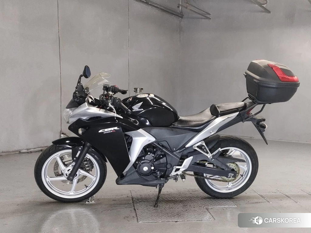 Проданный Honda CBR250R 2011 из Японии