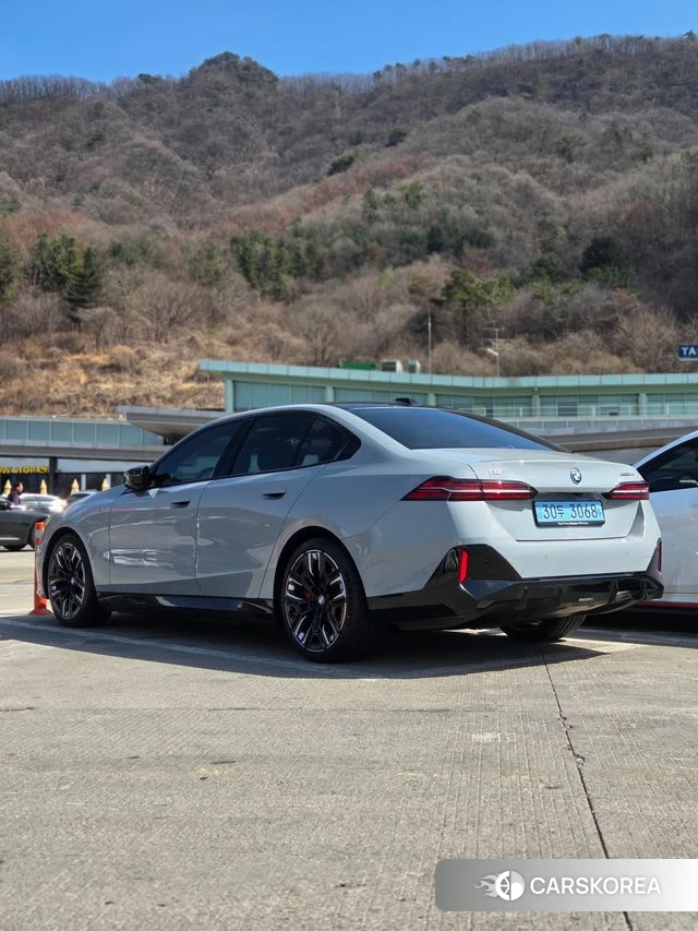 BMW i5 (G60) 2025 Серый из Кореи, фото 2