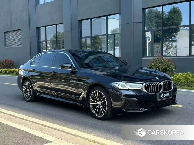 BMW 5 series 2022 Черный из Китая, фото 2