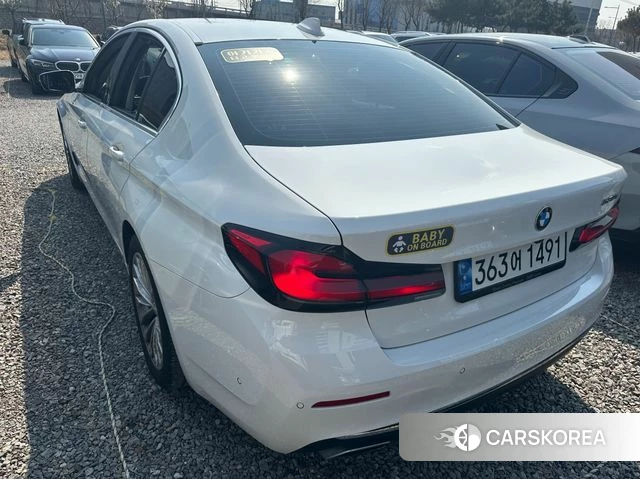 BMW 5 Series (G30) 2022 Белый из Кореи, фото 2