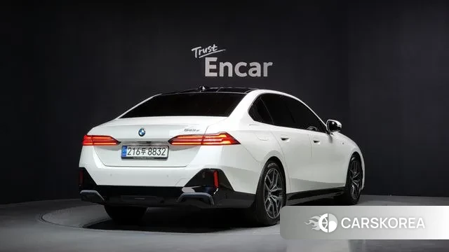 BMW 5 Series (G60) id 3711298 из Кореи 12